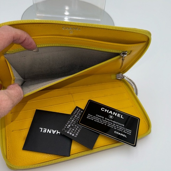 Chanel-Authentic-Camelia  zip organizer on original Chain Yellow - Picture 8 of 16
